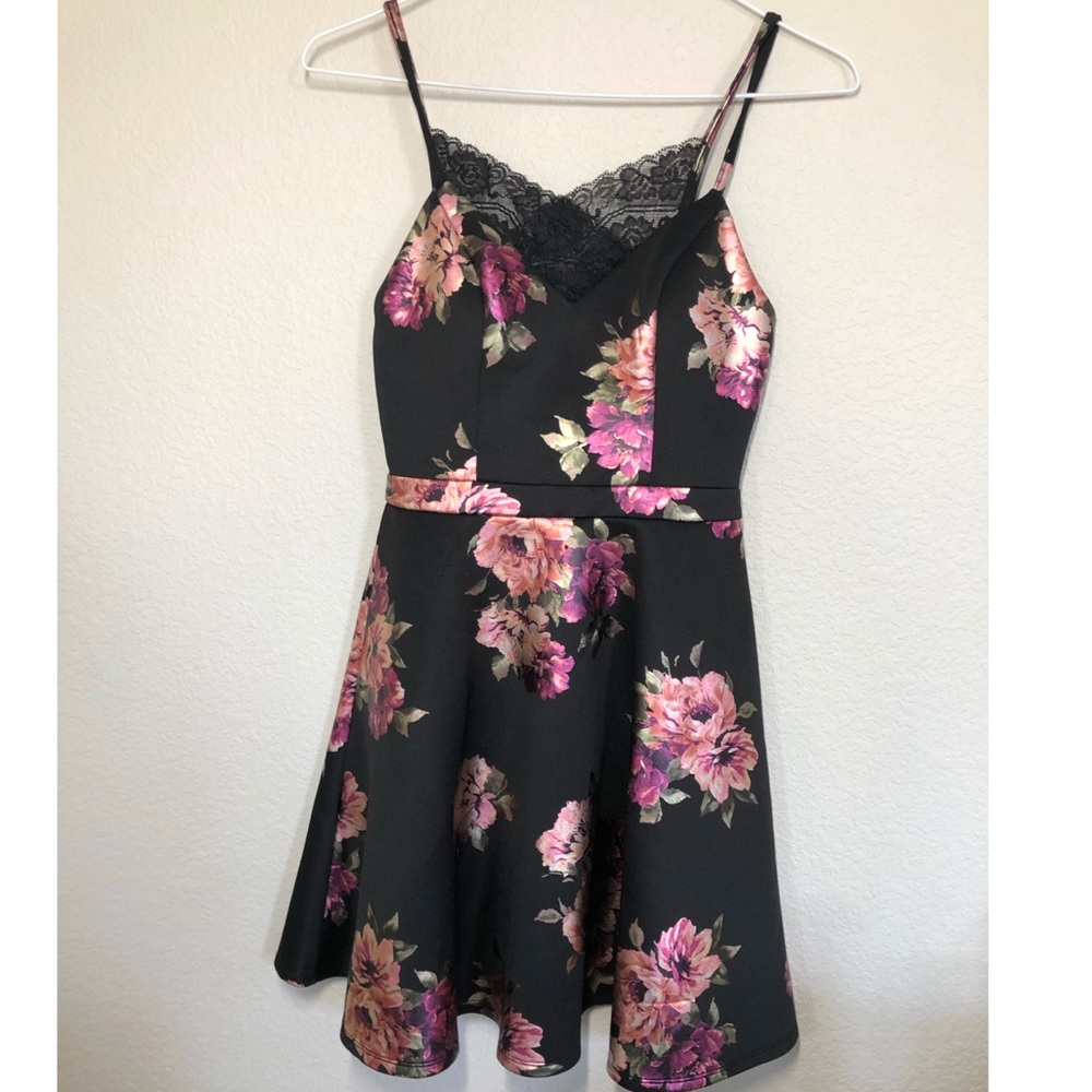 Speechless Black and Floral Sleeveless Dress